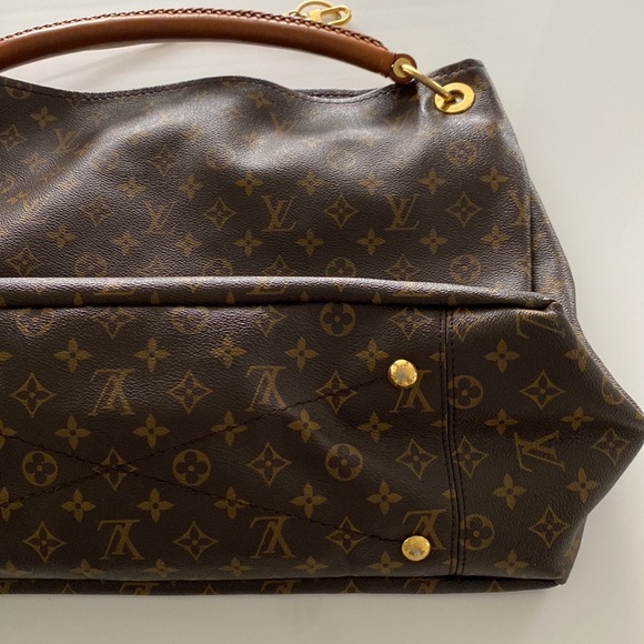 Louis Vuitton Bag - Picture 7 of 17